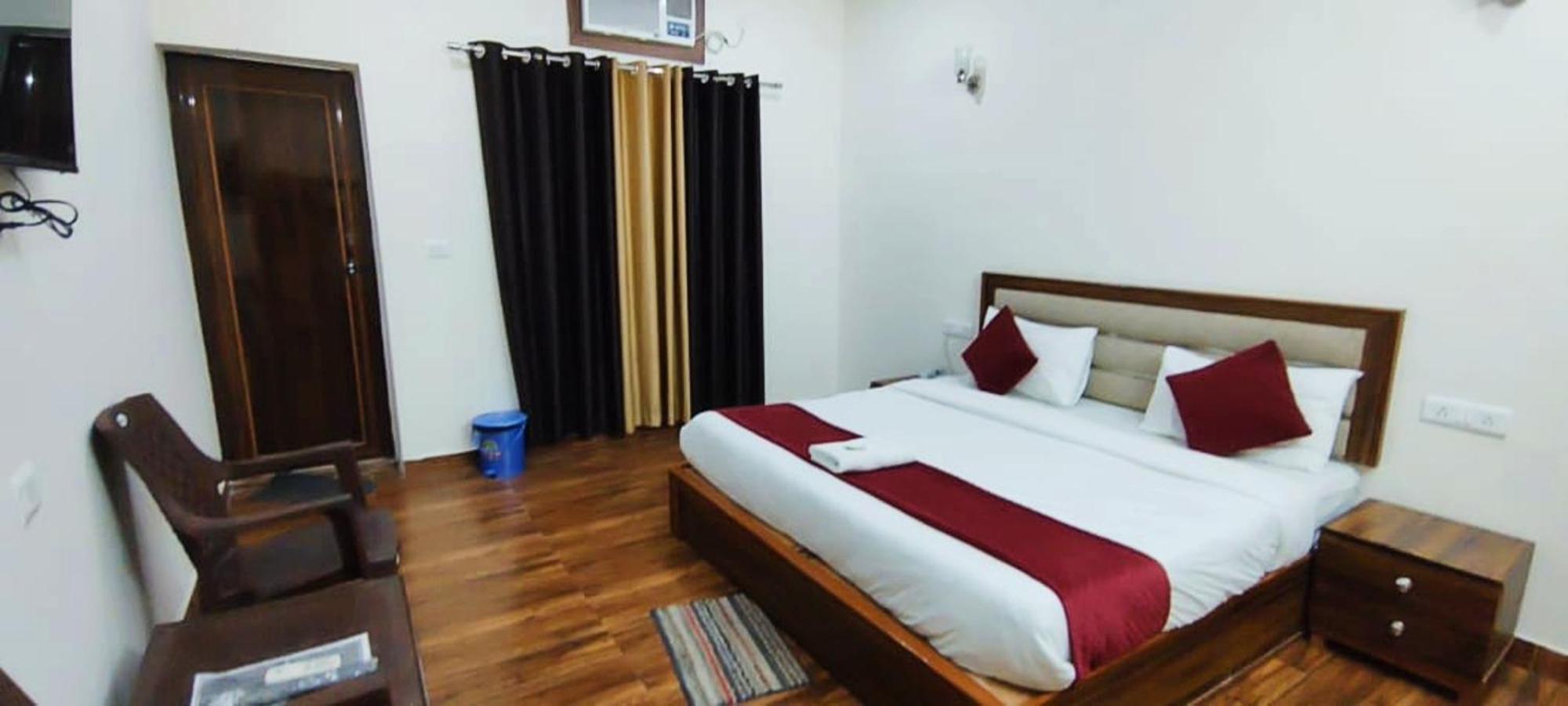 Luxury Rooms In Safdarjung Enclave Near Aiims & Safdarjung Hospital Új-Delhi Kültér fotó