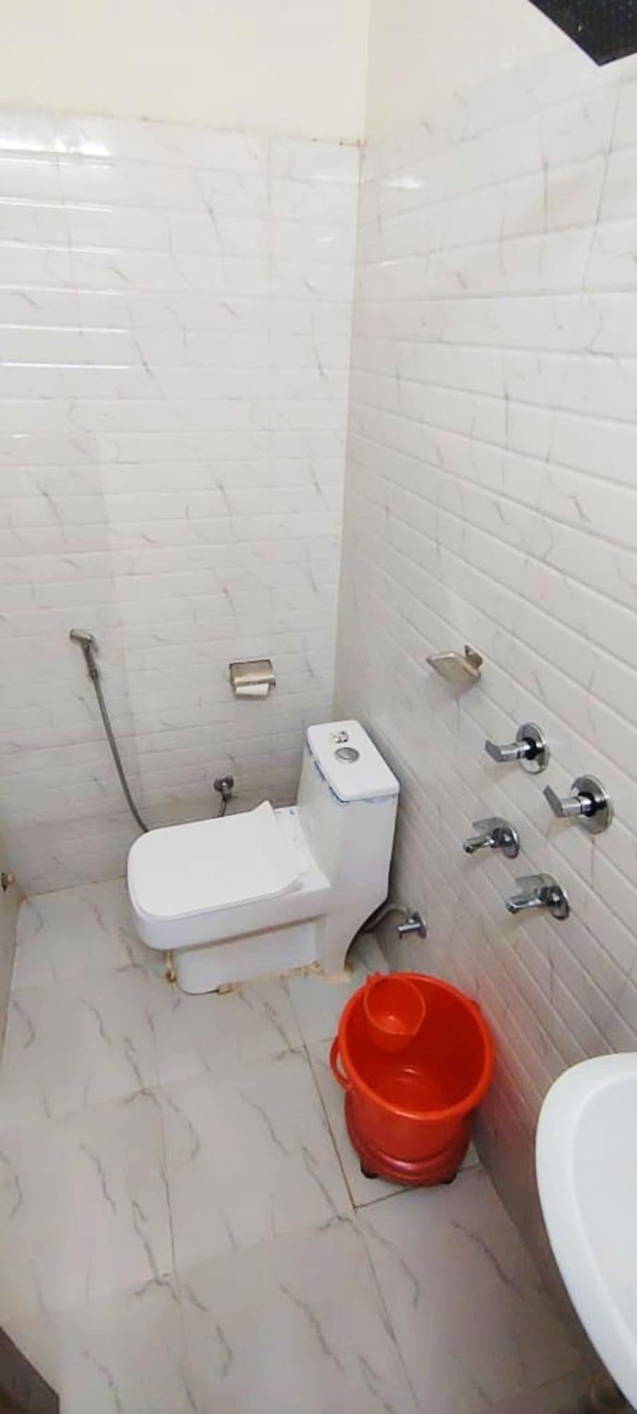Luxury Rooms In Safdarjung Enclave Near Aiims & Safdarjung Hospital Új-Delhi Kültér fotó